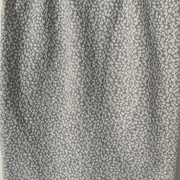 LOFT | Light Blue and White Floral Pattern Pencil Skirt - Picture 3 of 5